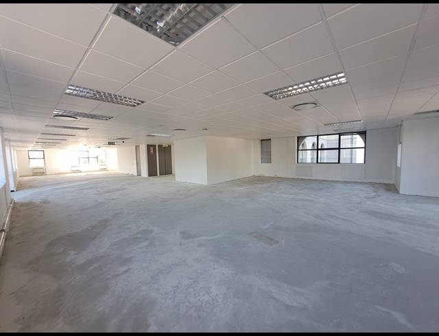 1,575M² OFFICE TO LET IN ILLOVO